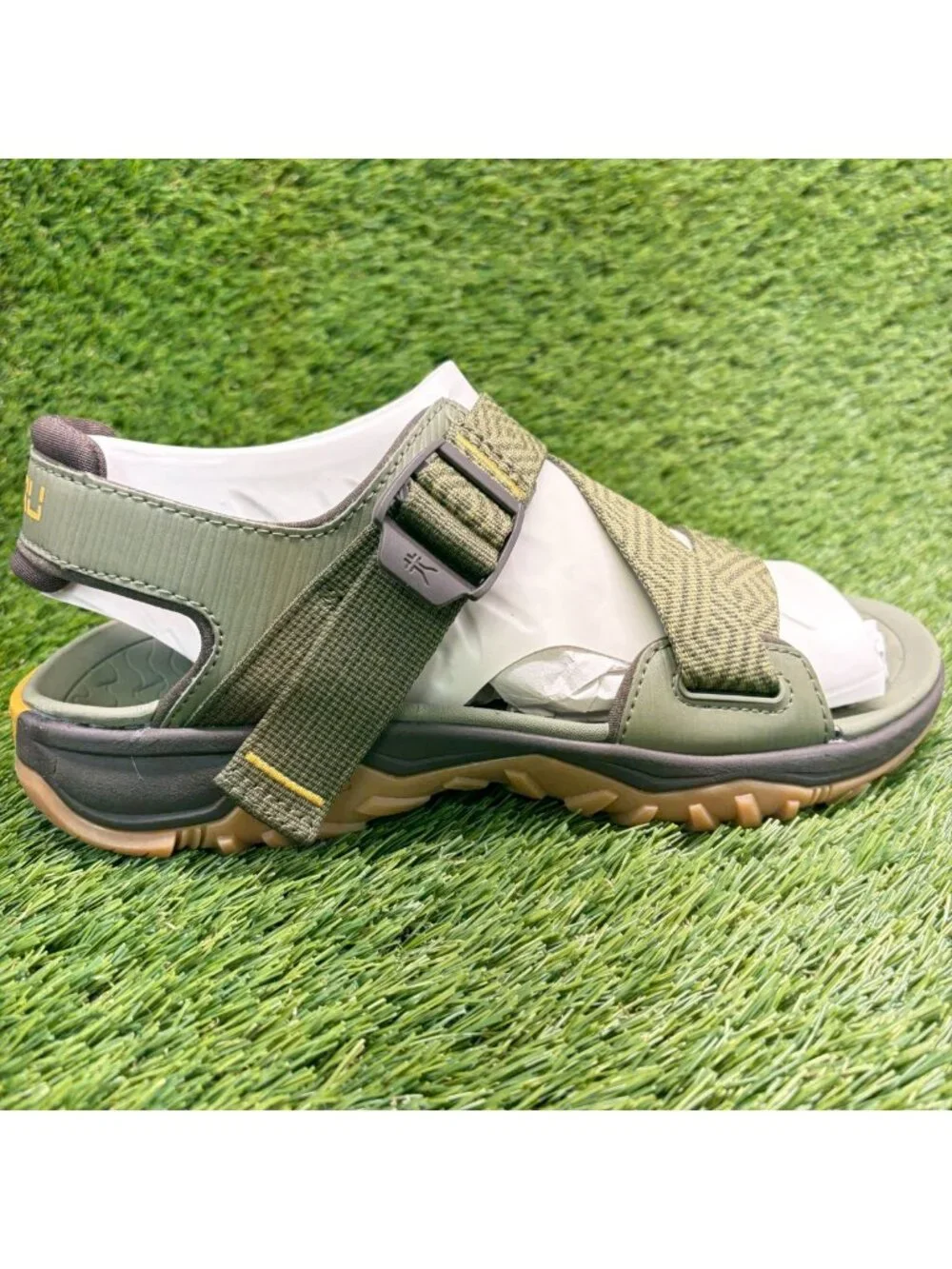 Kuru Current Mens Size 9 Olive Green Gum Beach Walking Outdoor Strappy Sandals